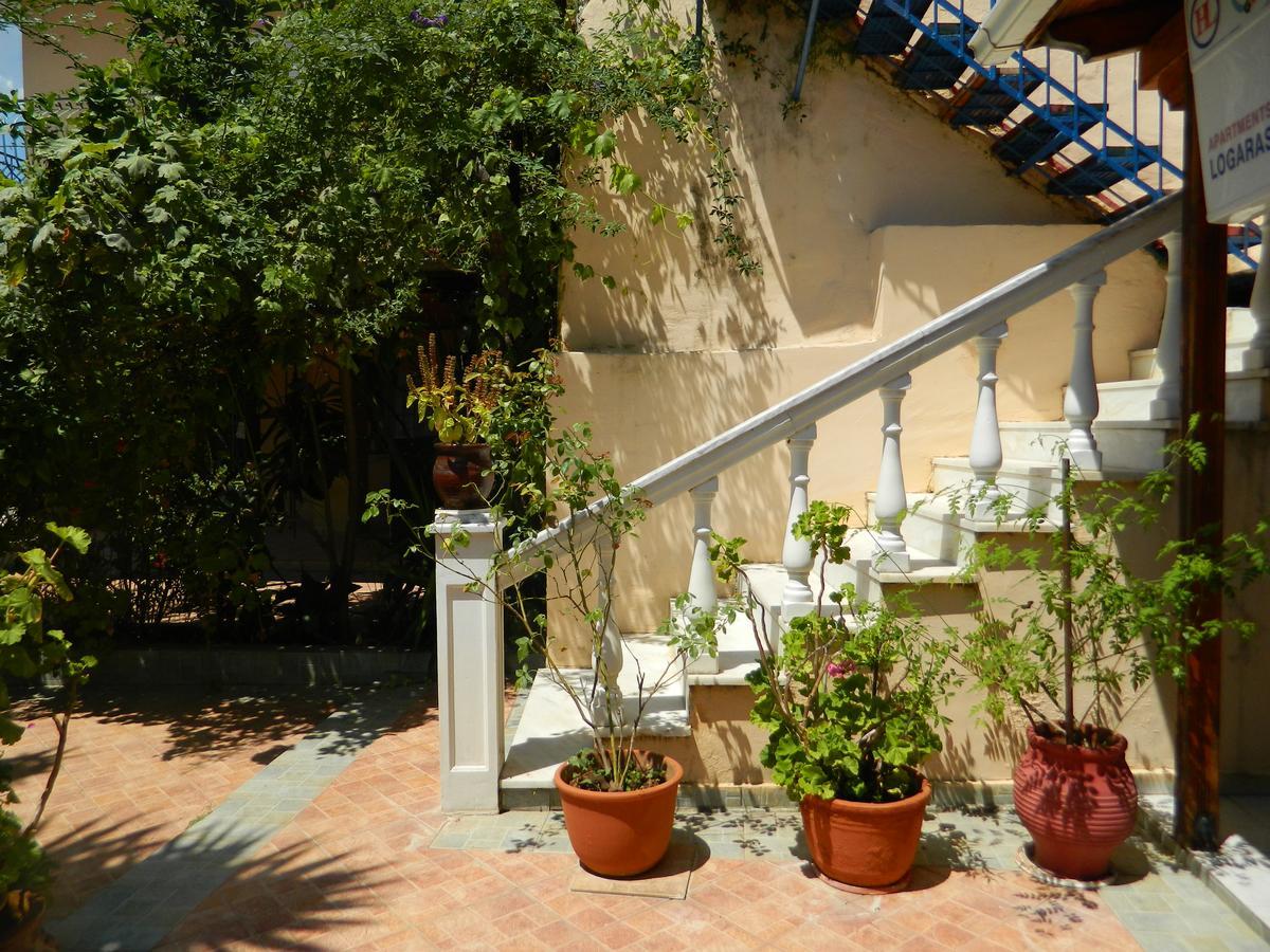 Logara'S Apartments Agia Efimia Extérieur photo